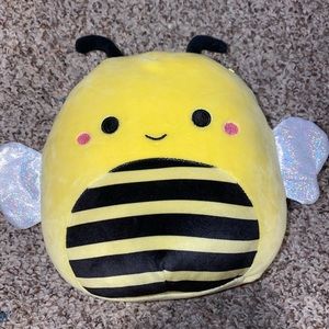 NWOT bee squishmellow